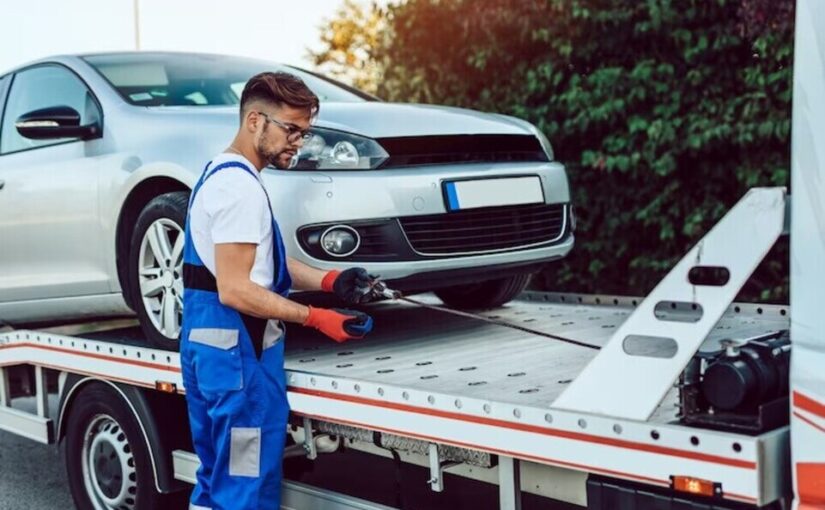 Broke Down on the Highway? Here’s Why Professional Towing is Your Best Bet for a Quick Fix!